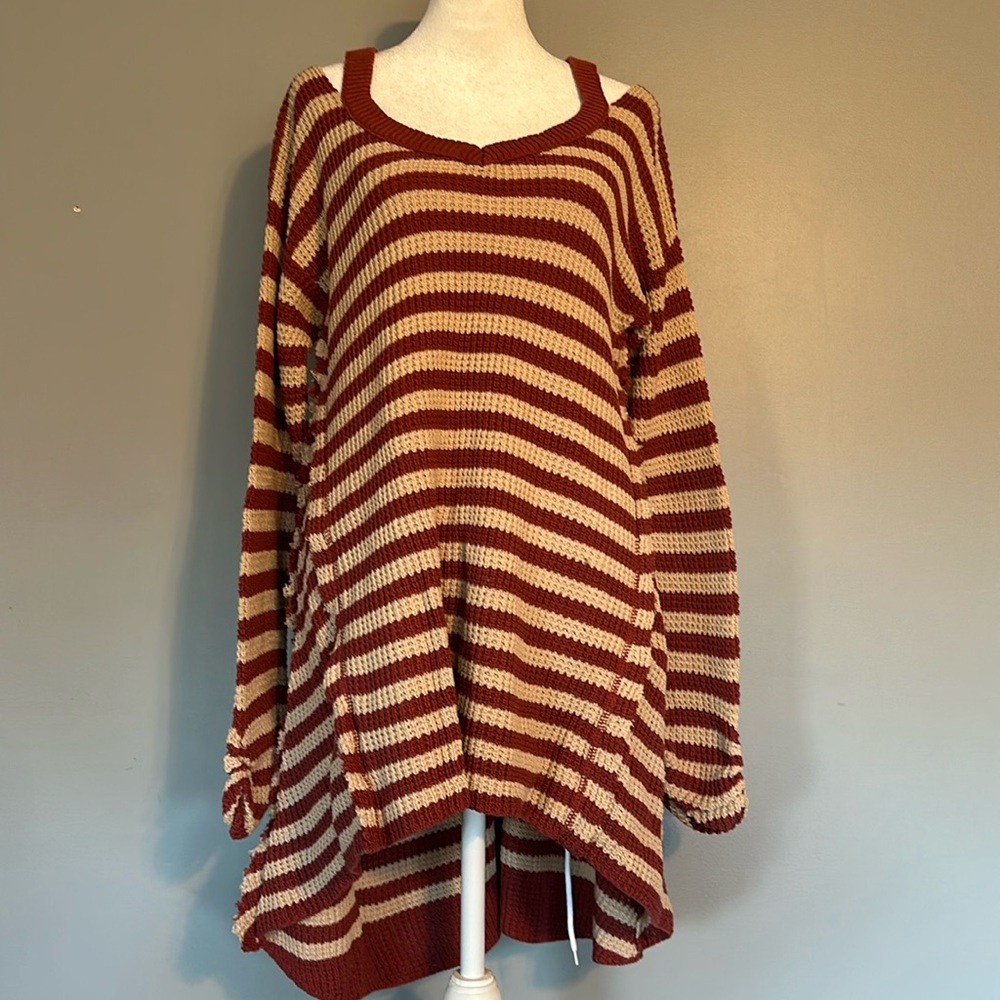 Hayden Rust and Cream Cold Shoulder Long Sleeve Sweater, Size Small